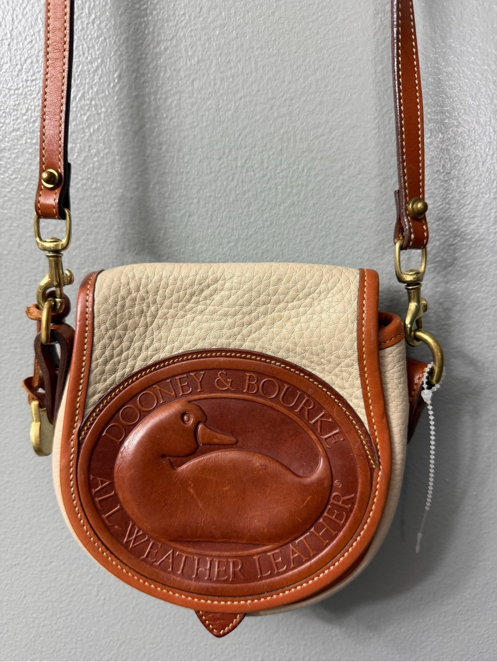 Vintage Dooney Bourke All Weather Leather 2 Duck Bag cream y2k 90s Crossbody - Picture 5 of 12